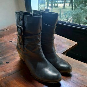 Blondo Black Leather Fleece Lined Boots